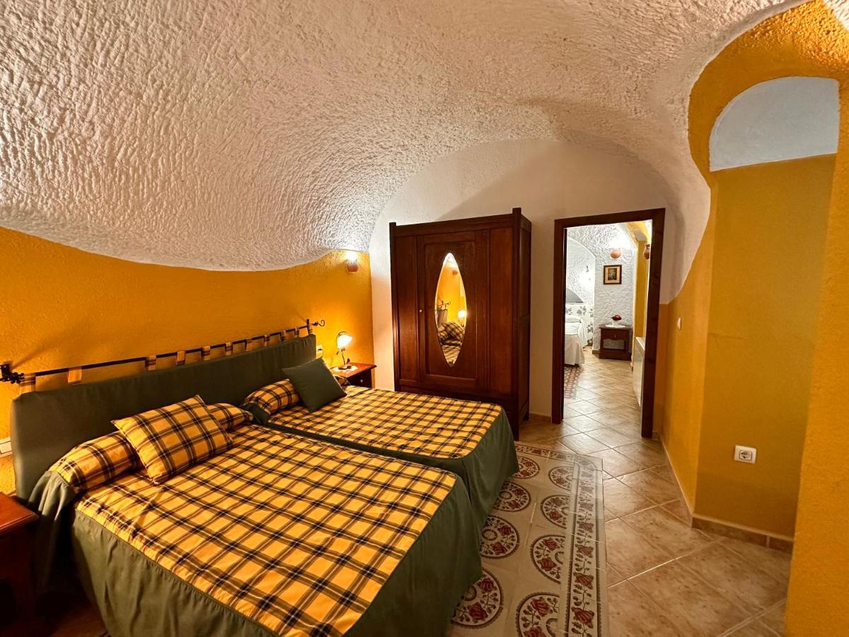 Cuevas La Granja Apartment Benalua de Guadix Exterior photo