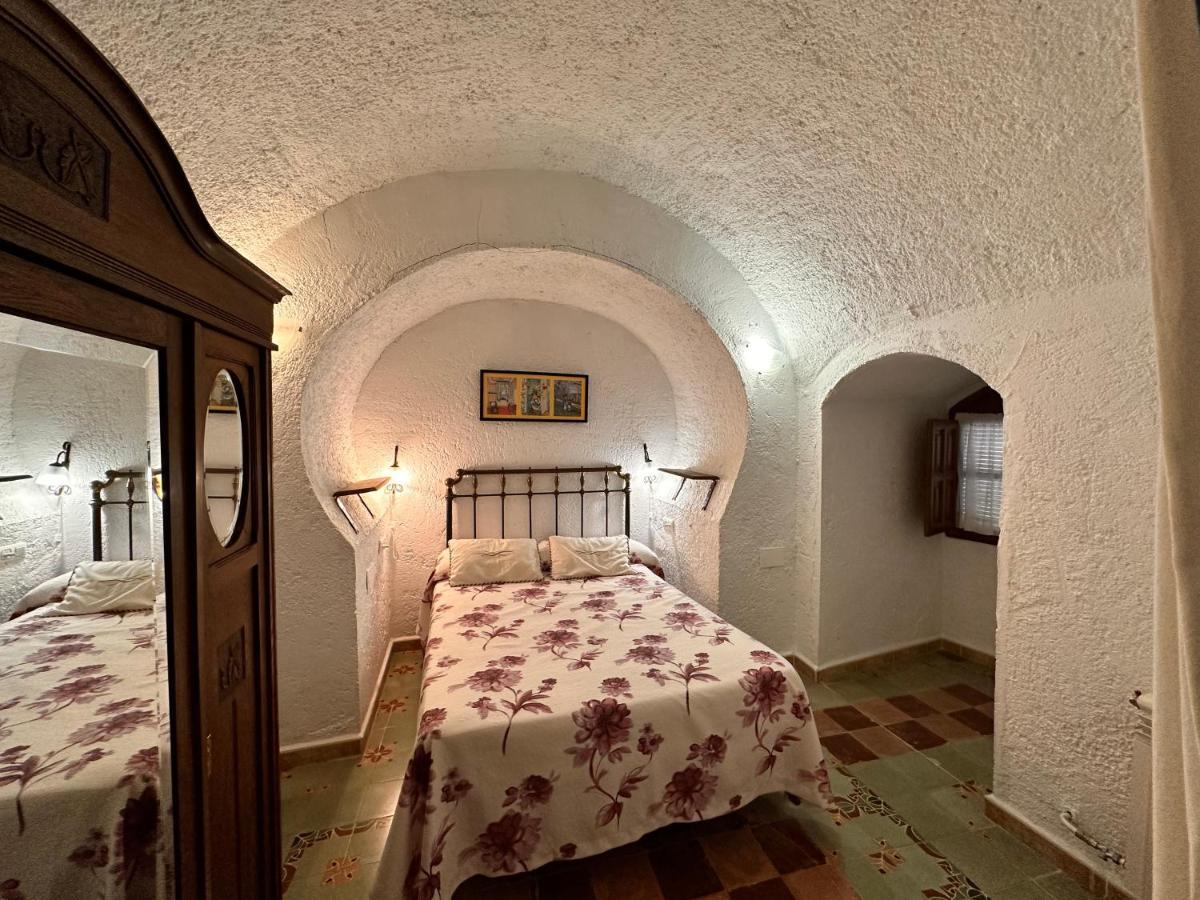 Cuevas La Granja Apartment Benalua de Guadix Exterior photo